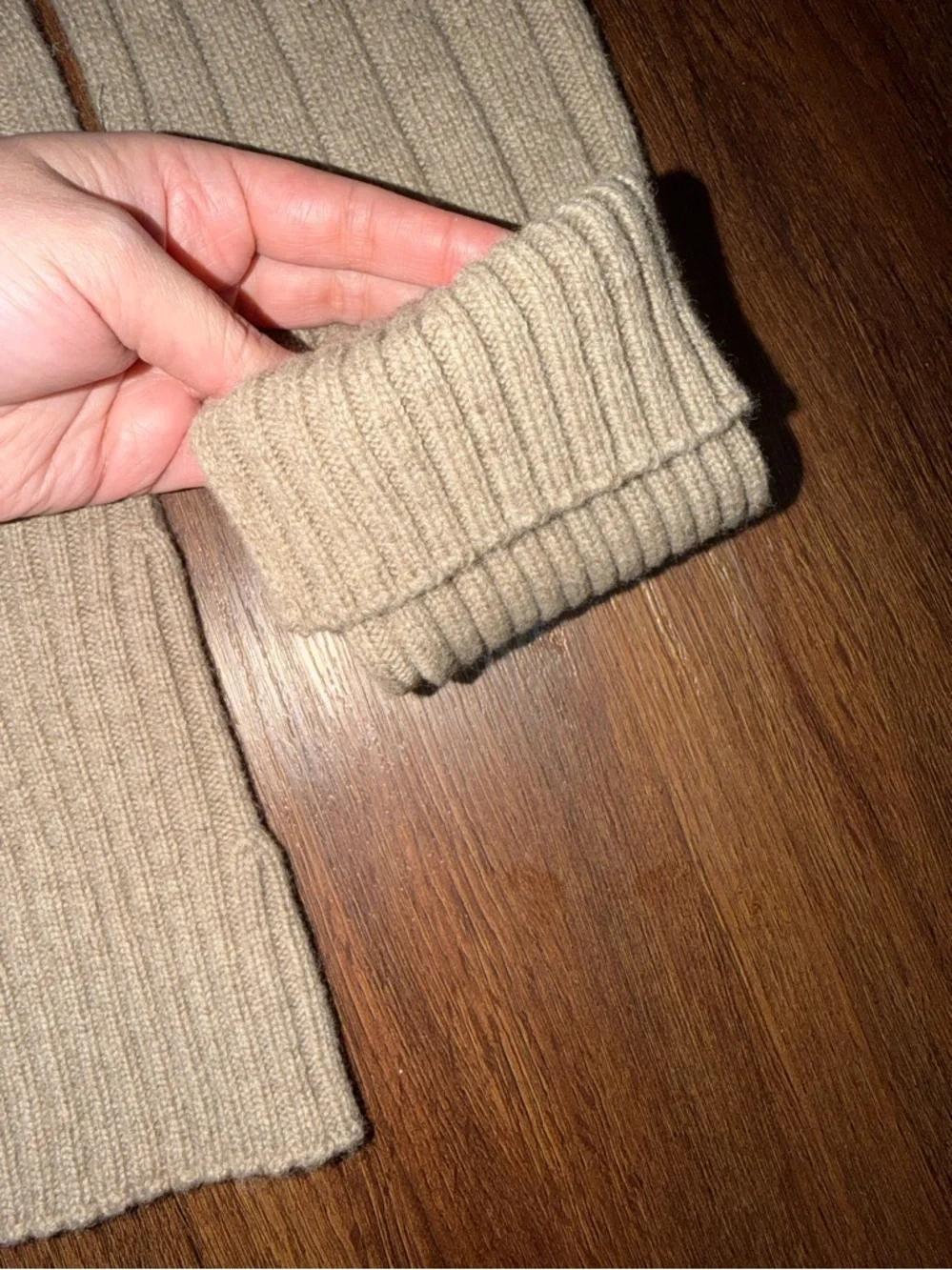 Rare center logo Tory Burch cashmere turtleneck knit $1200 M designer spring